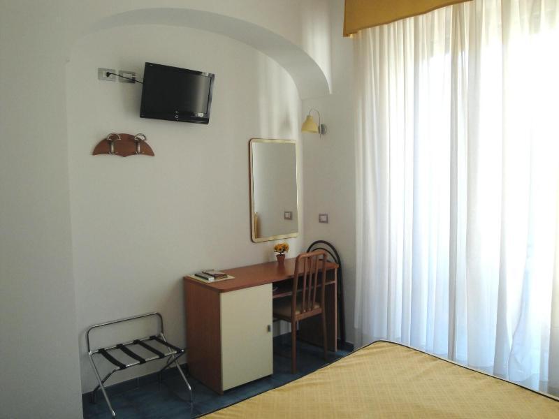 Meuble Casa Mannini Rooms Maiori Bagian luar foto
